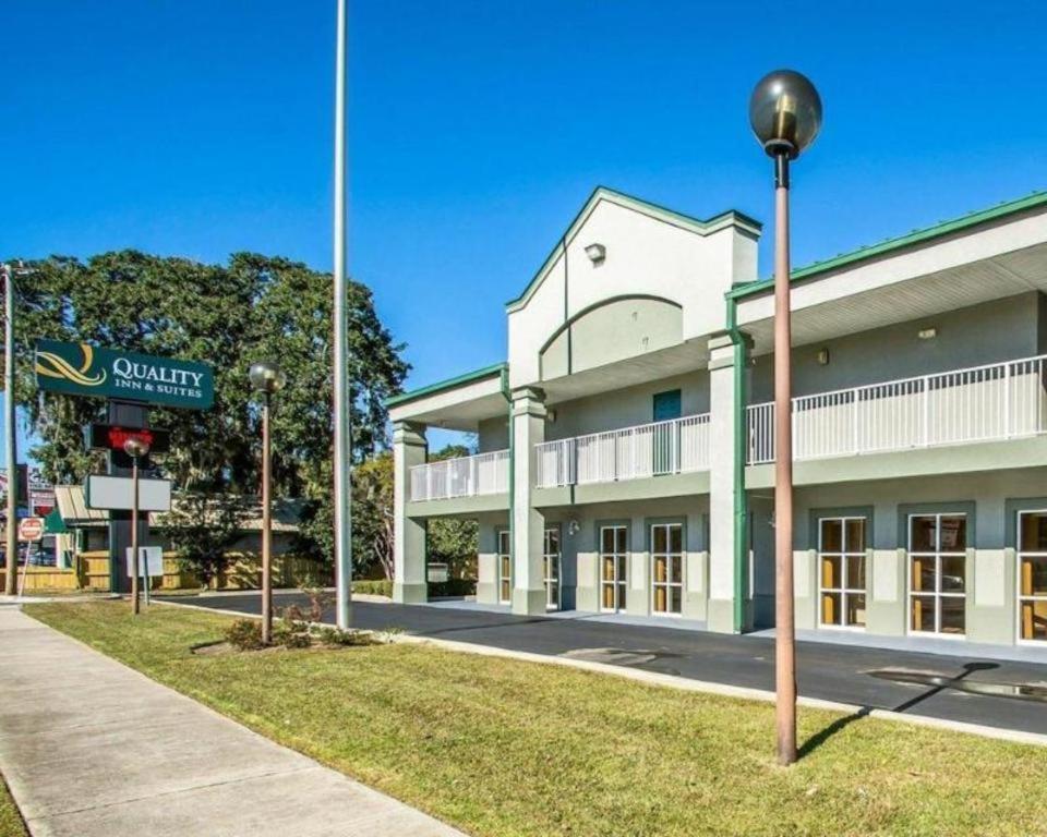 Quality Inn & Suites Near Panama Stadt Exterior foto